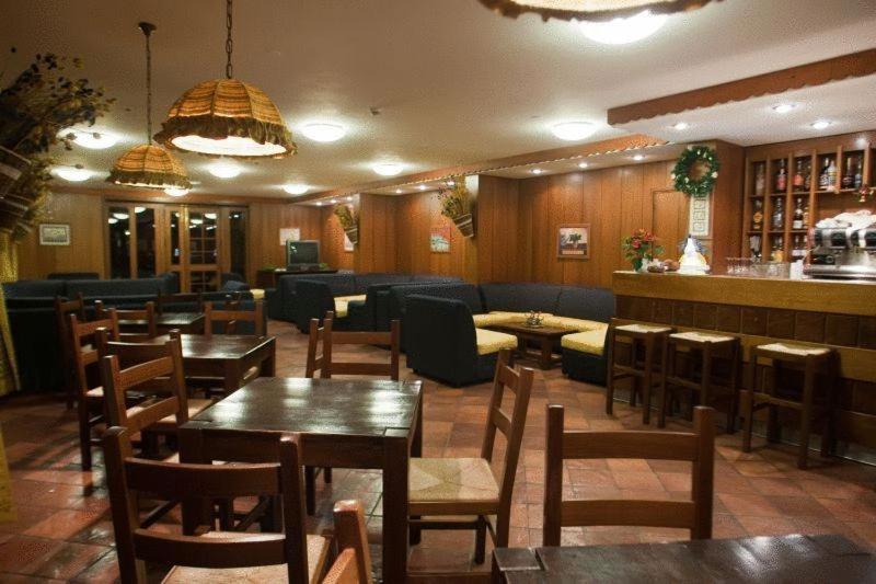 Hotel Ski Club I Cavalieri Rta Sestriere Exterior foto